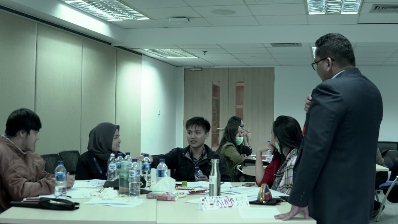 Diskusi kelompok saat training