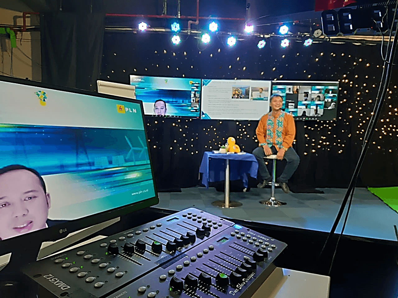 Ruang kendali studio